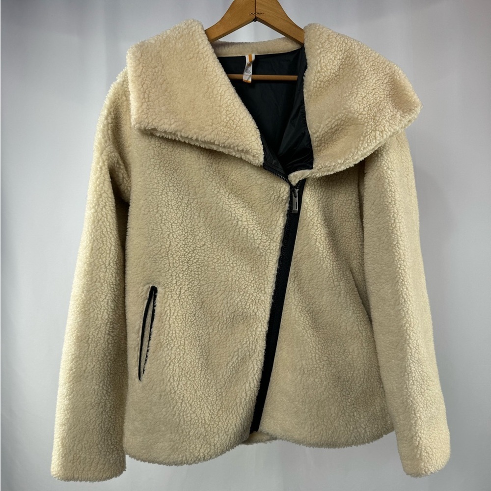 Lucy Asymmetric Zip Sherpa Jacket in Cream Size Medium